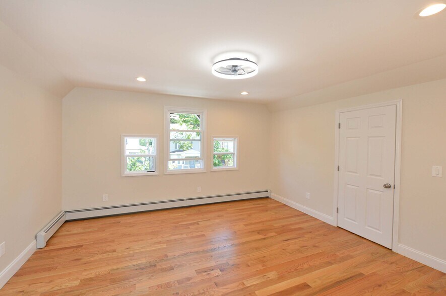 Building Photo - 309 Academy St