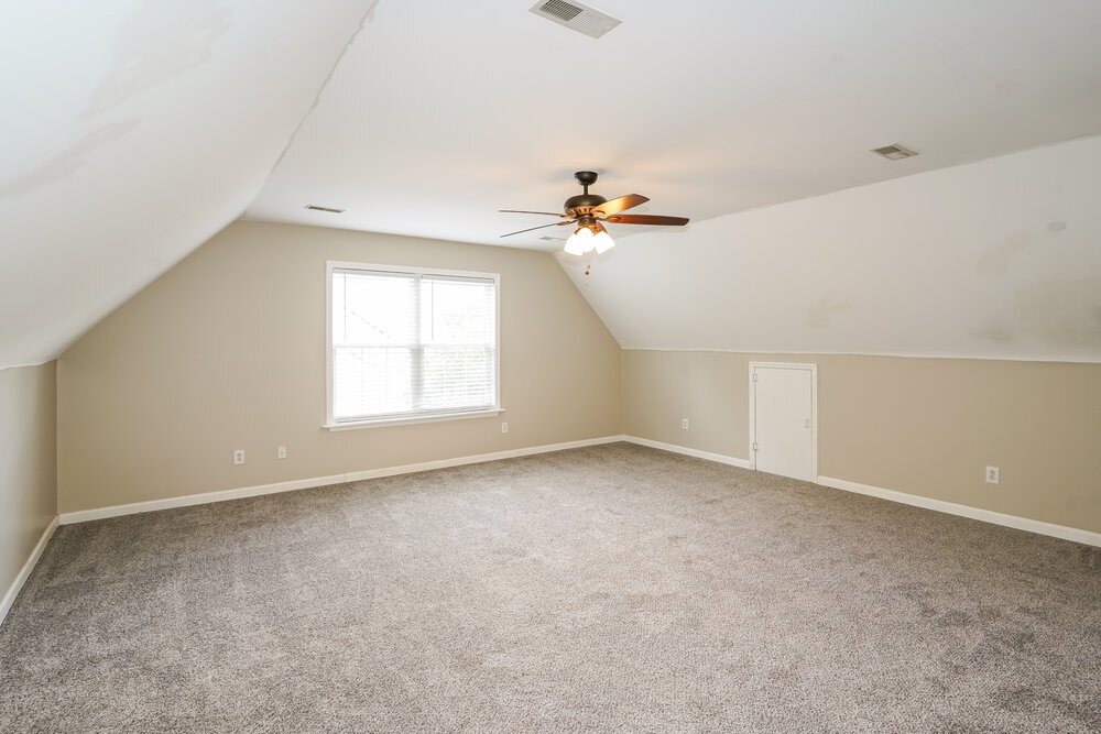 Building Photo - 2817 Sutherland Dr