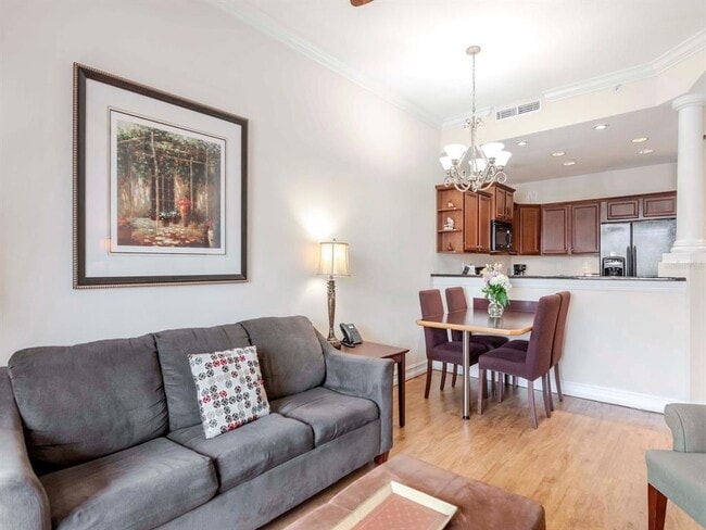 Building Photo - 13941 Clubhouse Dr