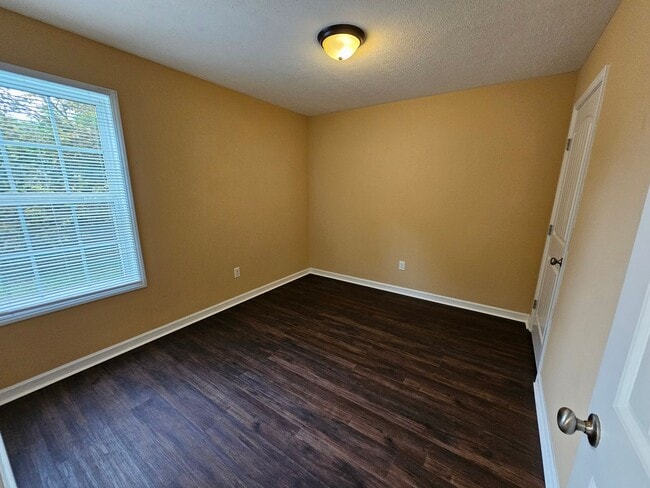 Building Photo - COMING SOON....Beautiful Home near Historic Downtown Tullahoma!