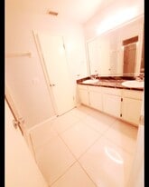 Building Photo - 2401 S Jackson Rd