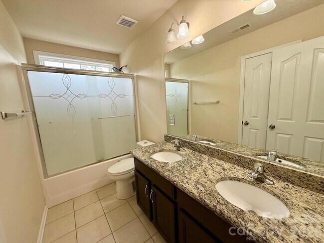 Building Photo - 1009 Providence Forest Dr