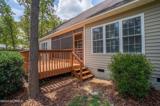 Building Photo - 10 Red Cedar Ln