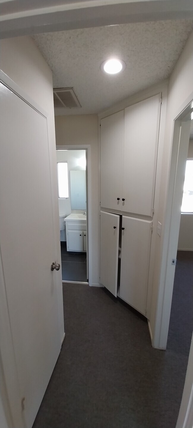 Building Photo - 1009 33rd St