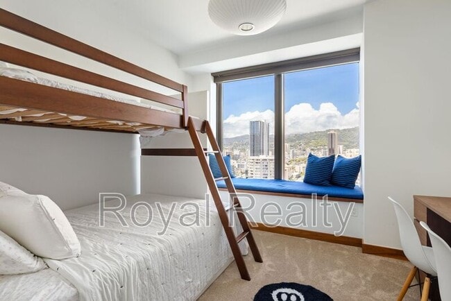 Building Photo - 1555 Kapiolani Blvd