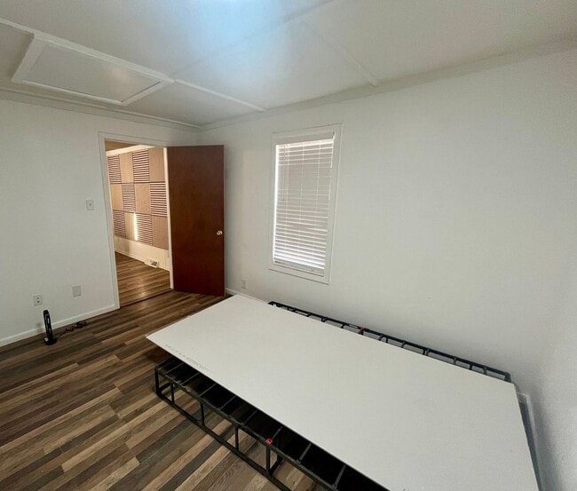 Building Photo - Updated one bedroom House in East Alton