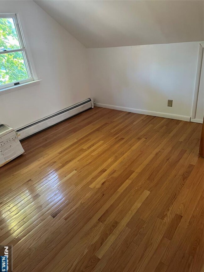 Building Photo - 679 Midwood Rd