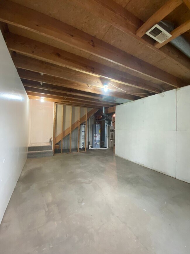 Building Photo - 1007 Zollinger Rd