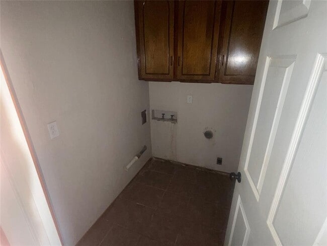 Building Photo - 1202 Kaiser