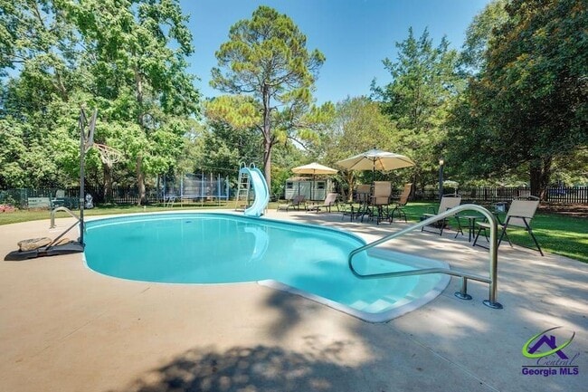 Building Photo - 422 Forrest Dr