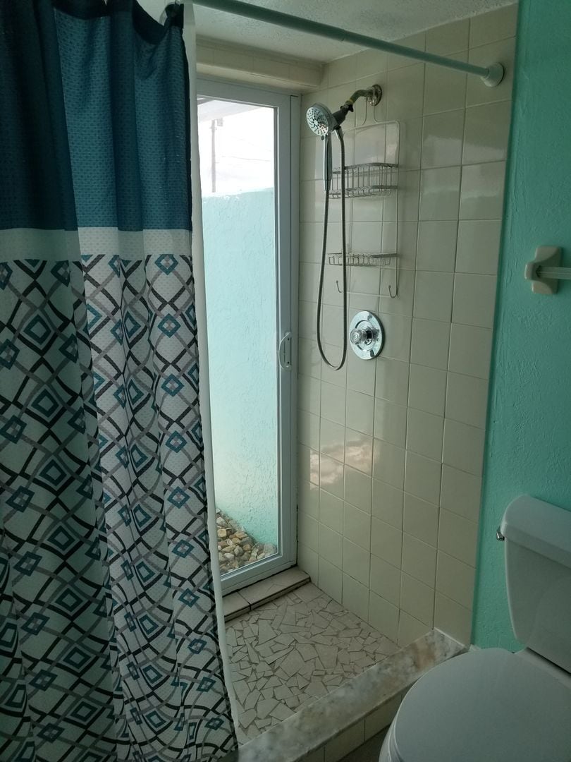 Building Photo - 3824 SW 14th Ave