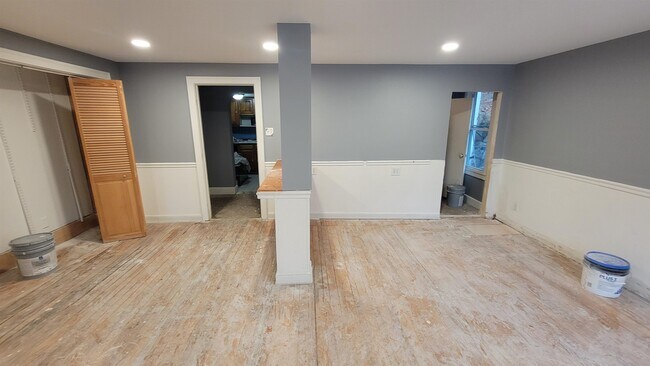 Building Photo - 1322 New Hampshire Rte 175