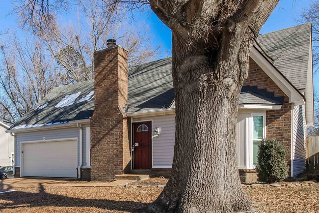 Building Photo - 3768 Stonehill Dr