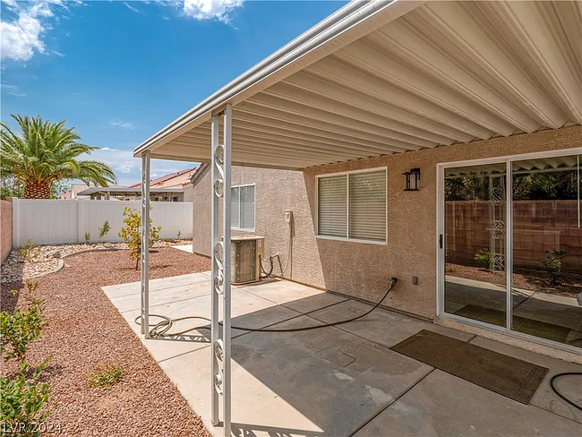Building Photo - 505 Regal Robin Way
