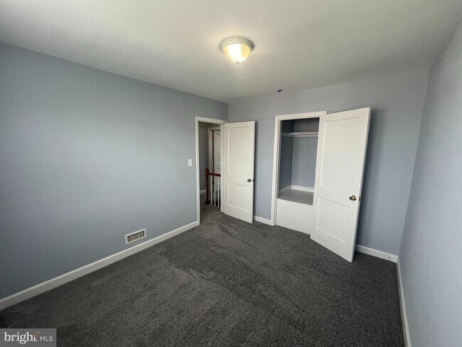 Building Photo - 7118 Eastbrook Ave