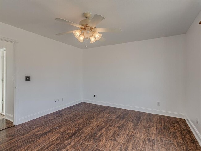 Building Photo - 21128 Sandy Creek Ln