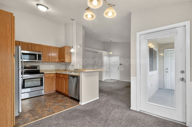 Building Photo - 3890 Strawberry Field Grove