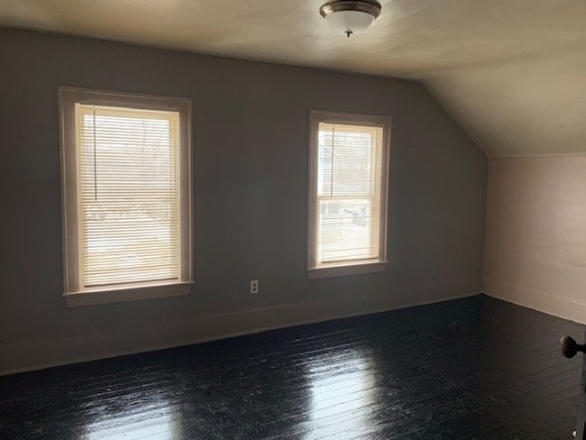 Building Photo - 3 Bedroom 1 Bath Home