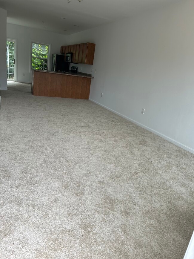 Building Photo - 23 Trinity Cir