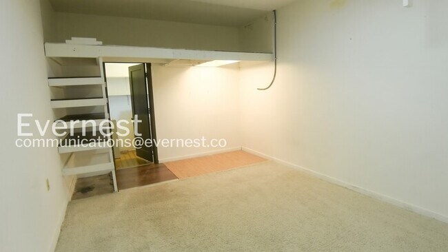 Building Photo - 819 Stover St