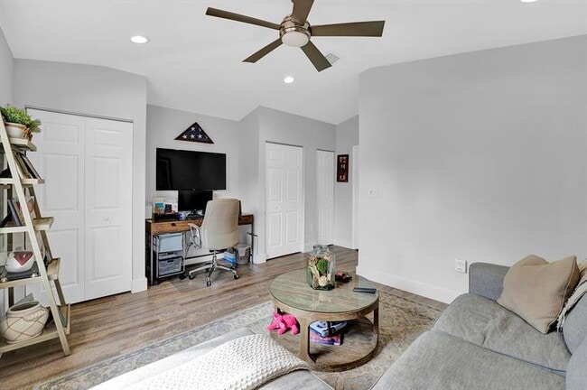 Building Photo - 1546 Yellowheart Way