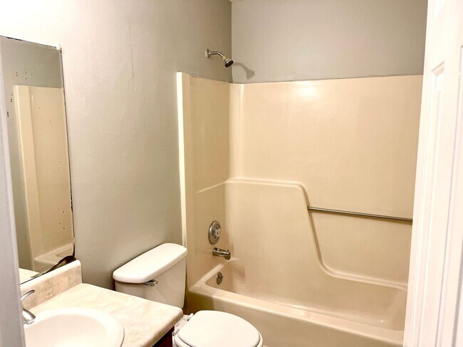 Building Photo - Welcome to this charming home located in S...