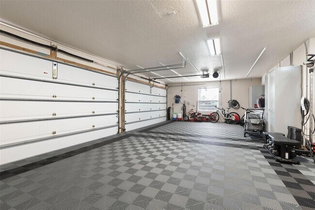 Building Photo - 67 Island Estates Pkwy