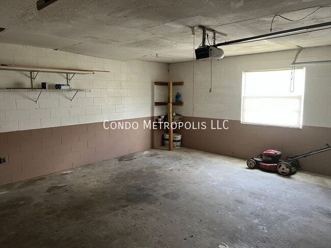 Building Photo - 2584 Troubador St