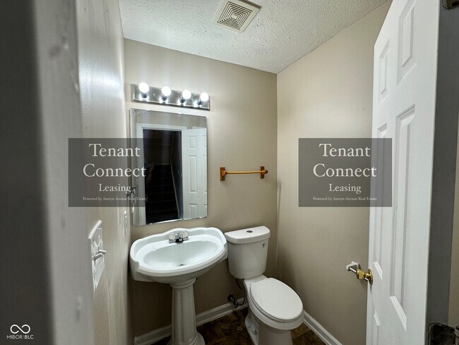 Building Photo - 3336 Tara Ln