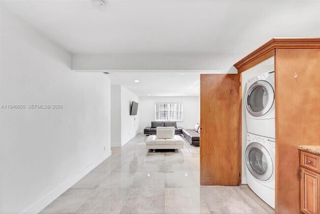 Building Photo - 4530 SW 54th St