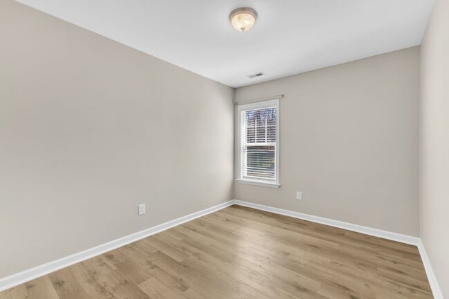 Building Photo - Charming 3-bedroom, 2-bathroom home nestled in the heart of Wake Forest