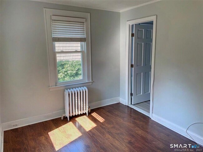 Building Photo - 203 Toms Rd