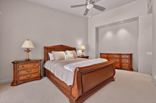 Building Photo - 9 Rockcrest