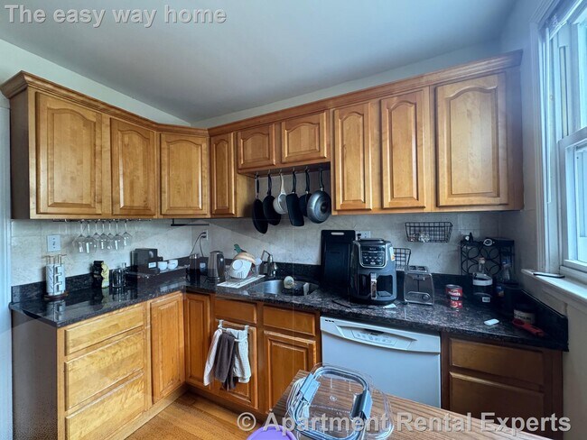 Building Photo - 33-35 Magnus Ave Unit #3