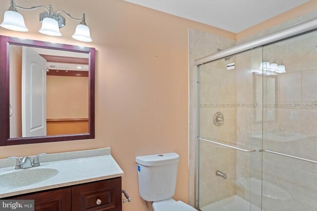 Building Photo - 43513 Lucketts Bridge Cir