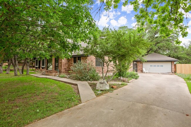 Building Photo - 7007 Fence Line Dr
