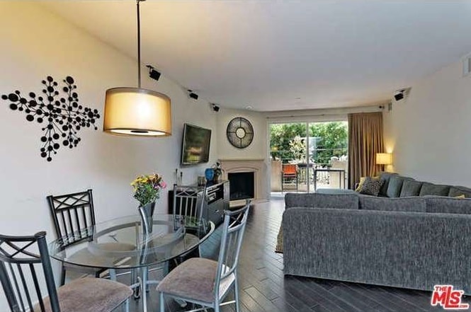 Living Room - 13200 Moorpark St