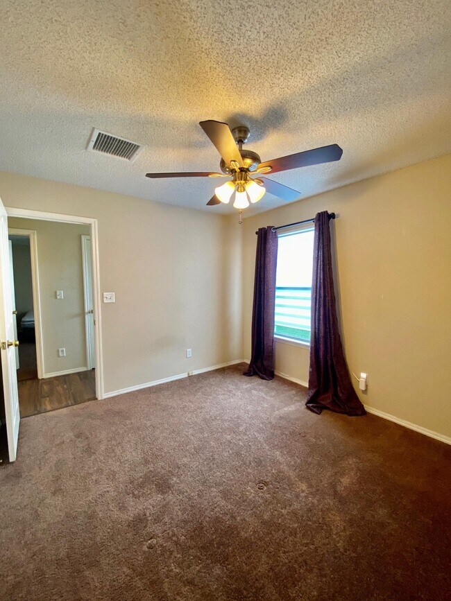 Building Photo - 14214 Lasso Rock Dr