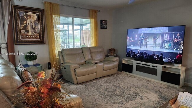 Building Photo - 2271 Arlington Dr SW