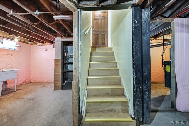 Building Photo - 321 Eggert Rd