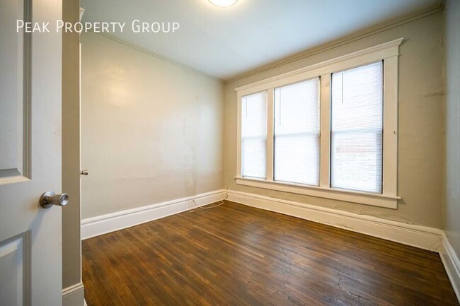 Building Photo - 133 E 12th Ave