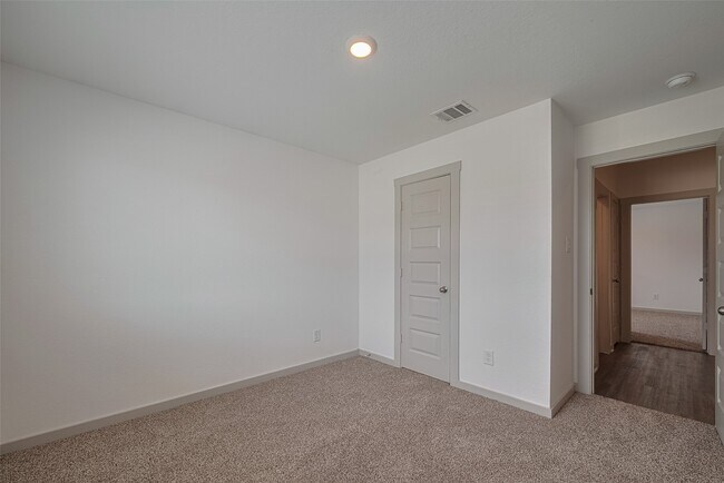Building Photo - 14519 Sweetwater Dr