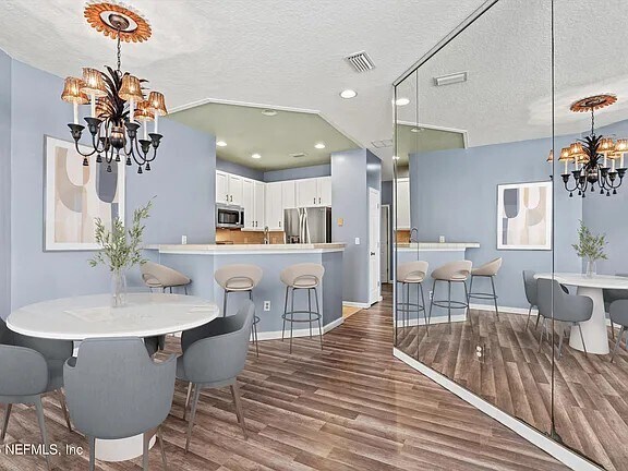 Building Photo - 12301 Kernan Forest Blvd