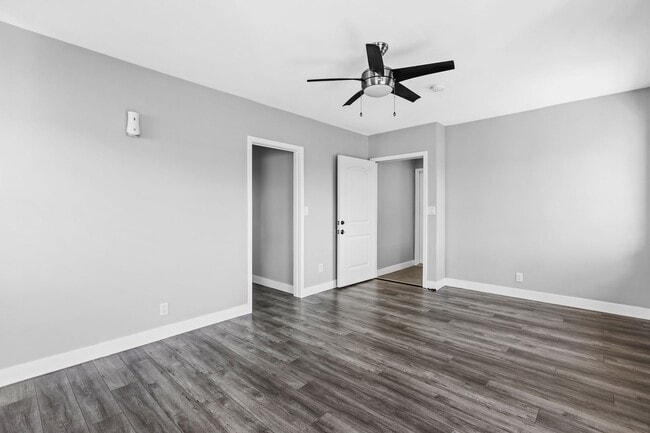 Building Photo - Beautiful 1BR 1BA Unit with Attached 1-Car Garage Located Near USC