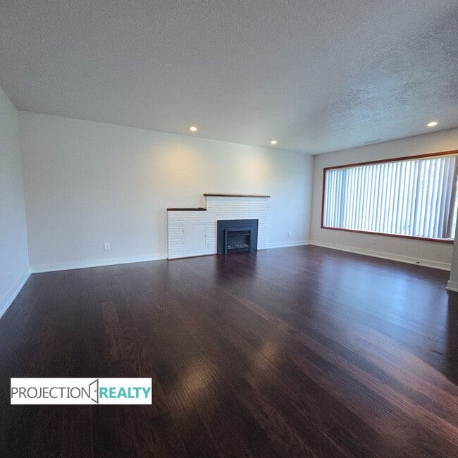 Building Photo - 32535 Coal Creek Rd