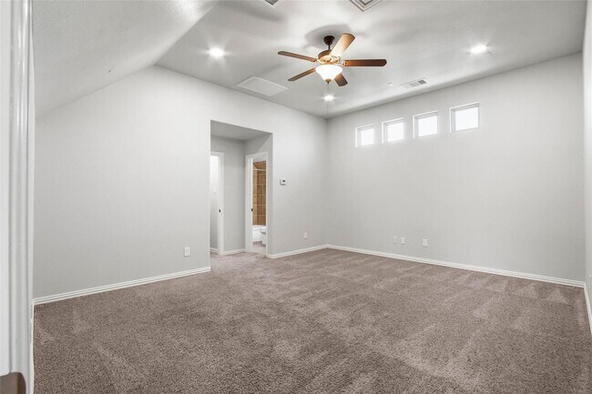 Building Photo - 38 Estherwood Pl