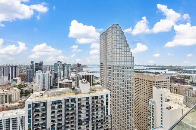 Building Photo - 300 Biscayne Blvd Way