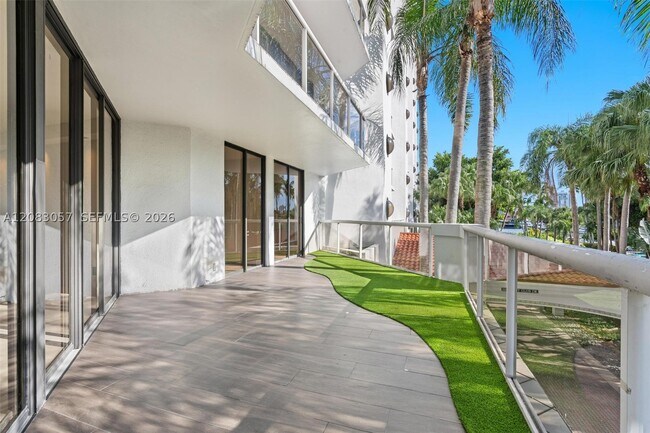 Building Photo - 3610 Yacht Club Dr