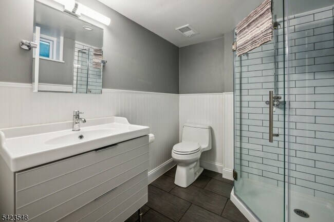 Building Photo - 678 Springfield Ave