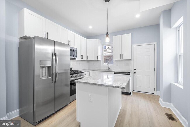 Primary Photo - 56 N Yewdall St